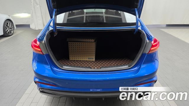 Hyundai AVANTE 2018 — photo 20