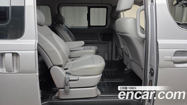 Hyundai Starex 2018 — photo 17