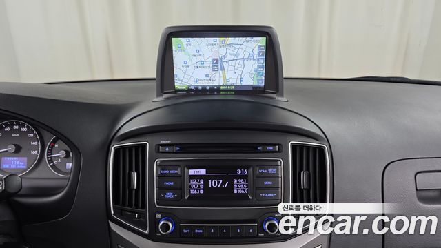 Hyundai Starex 2018 — photo 20