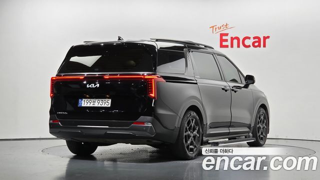 Kia Canival 2024 — photo 2