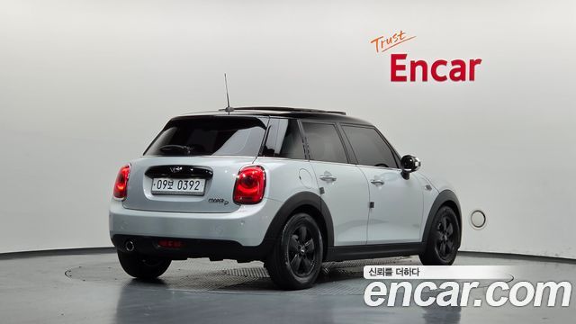 Mini Cooper 2016 — photo 2
