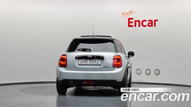 Mini Cooper 2016 — photo 4