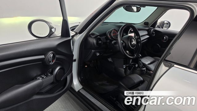 Mini Cooper 2016 — photo 10