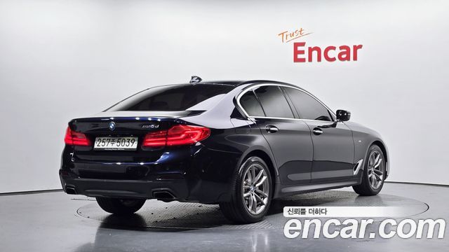 BMW 5-Series 2018 — photo 2