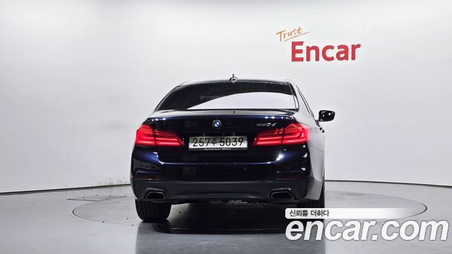 BMW 5-Series 2018 — photo 4
