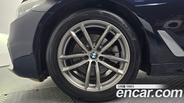 BMW 5-Series 2018 — photo 5