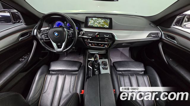 BMW 5-Series 2018 — photo 10