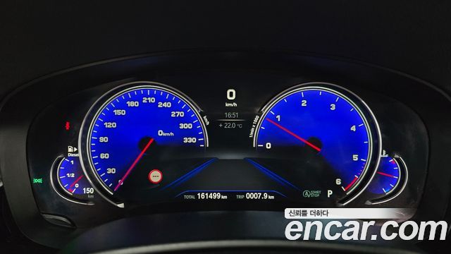 BMW 5-Series 2018 — photo 11