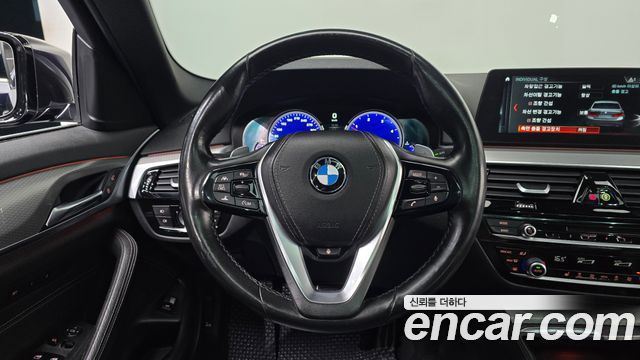 BMW 5-Series 2018 — photo 19