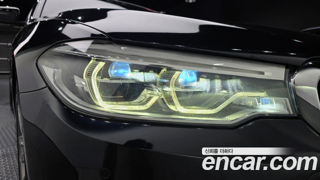 BMW 5-Series 2018 — photo 8