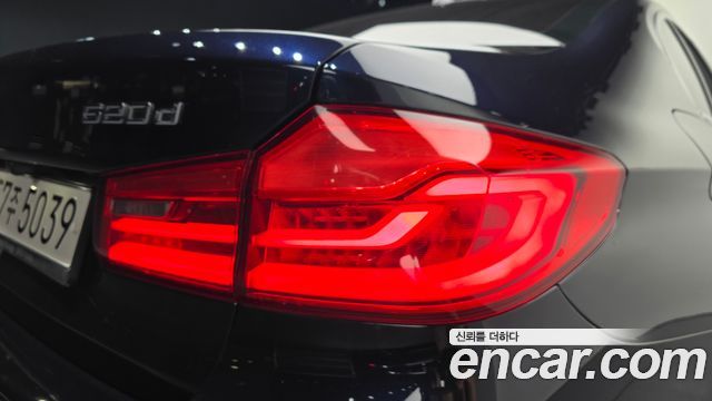 BMW 5-Series 2018 — photo 9