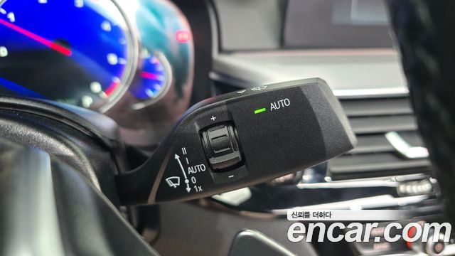 BMW 5-Series 2018 — photo 27