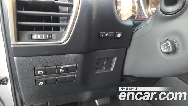 Lexus NX 2019 — photo 30