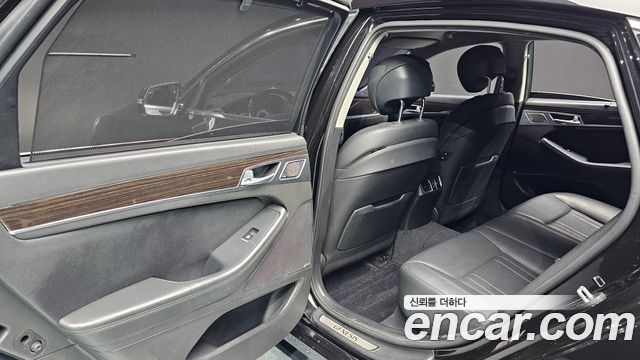 Genesis G80 2018 — photo 17