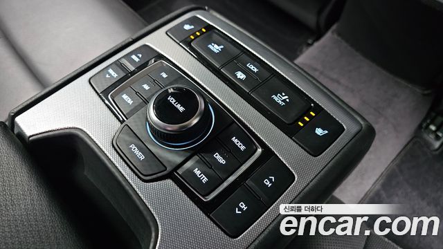 Genesis G80 2018 — photo 18