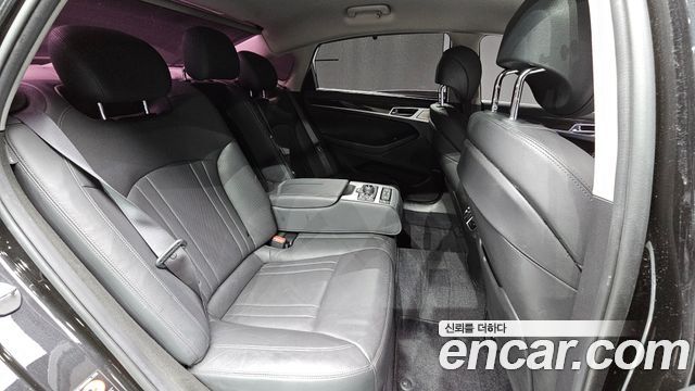 Genesis G80 2018 — photo 19