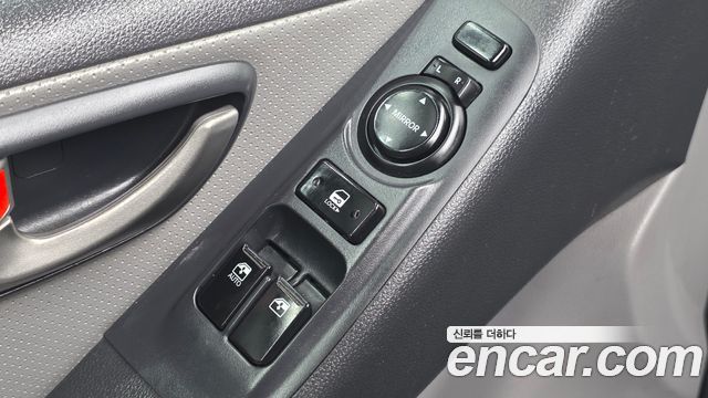 Hyundai Starex 2014 — photo 12