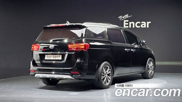 Kia Canival 2019 — photo 2