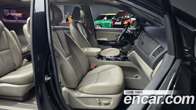 Kia Canival 2019 — photo 10