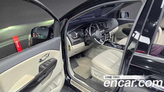 Kia Canival 2019 — photo 11