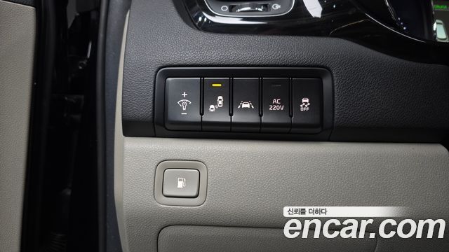 Kia Canival 2019 — photo 14