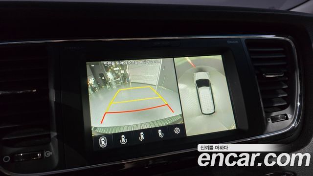 Kia Canival 2019 — photo 16