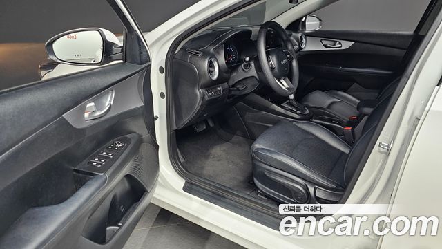 Kia K3 2023 — photo 10