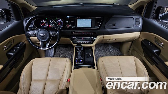 Kia Canival 2017 — photo 10