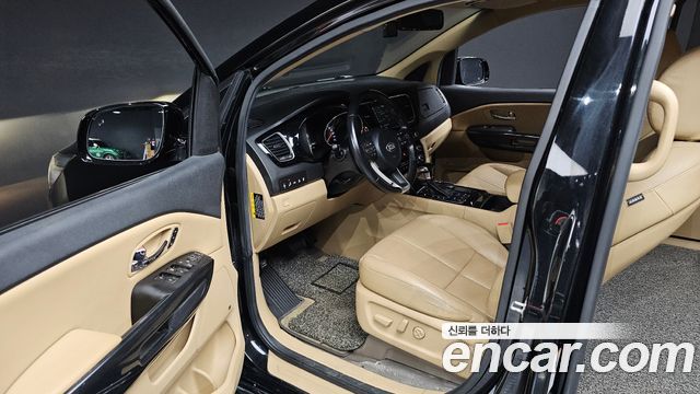 Kia Canival 2017 — photo 13