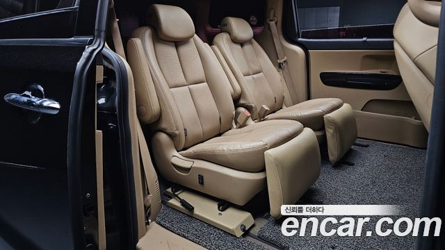Kia Canival 2017 — photo 17