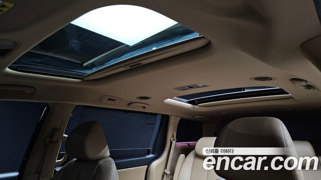 Kia Canival 2017 — photo 22
