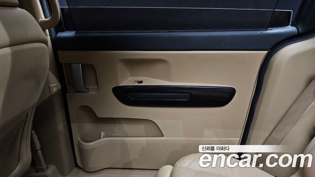 Kia Canival 2017 — photo 15