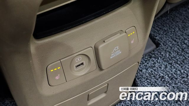 Kia Canival 2017 — photo 28