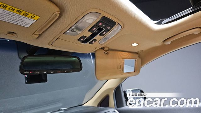 Kia Canival 2017 — photo 29