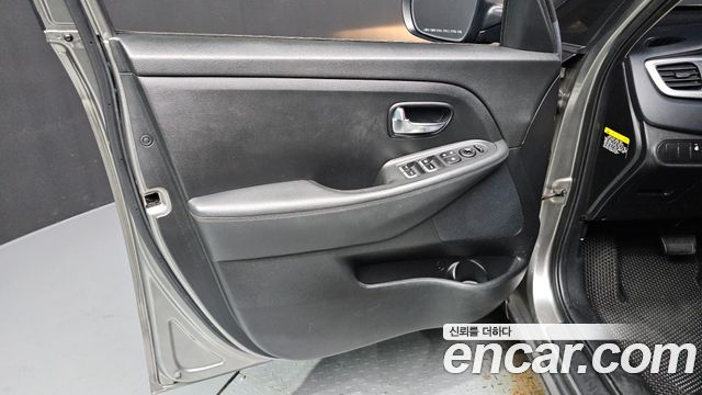 Kia Carens 2018 — photo 14