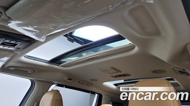 Kia Canival 2023 — photo 16