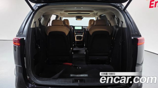 Kia Canival 2023 — photo 19