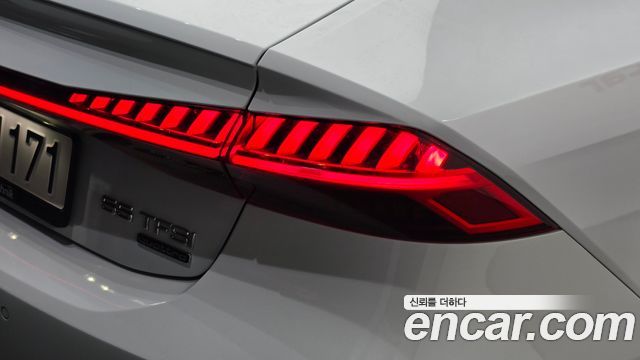 Audi A7 2020 — photo 9