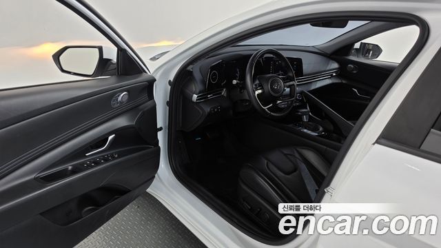 Hyundai AVANTE 2023 — photo 13