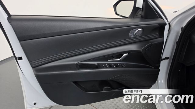 Hyundai AVANTE 2023 — photo 14