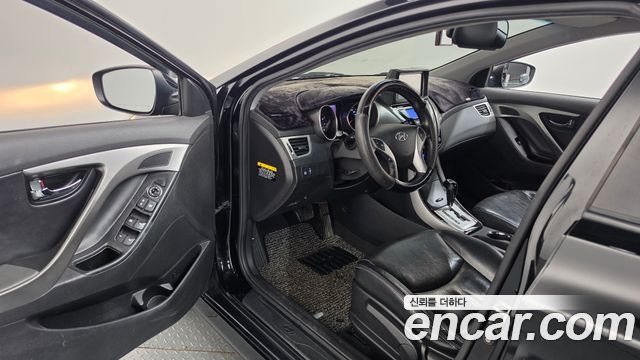 Hyundai AVANTE 2012 — photo 10