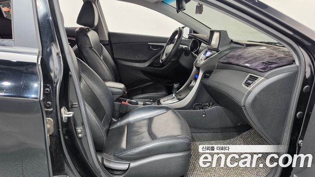 Hyundai AVANTE 2012 — photo 11