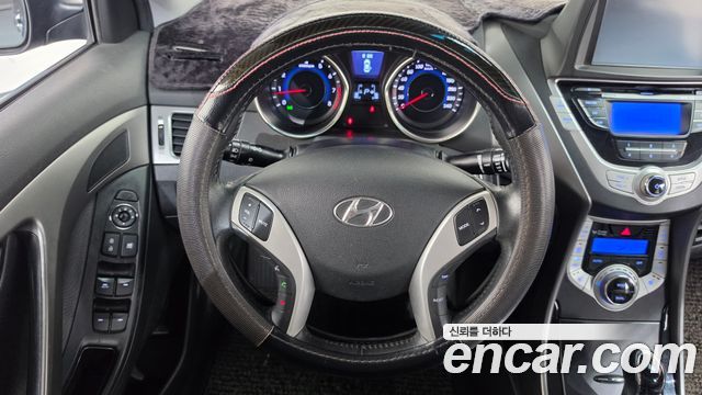 Hyundai AVANTE 2012 — photo 13