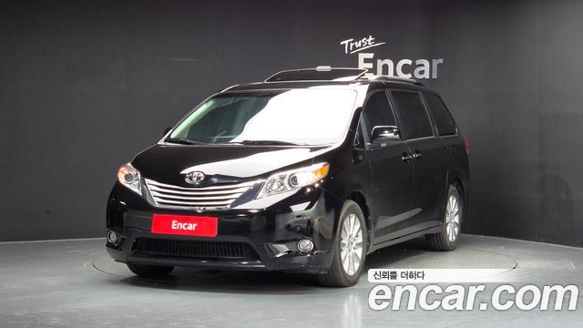 Toyota Sienna 2014 — photo 1