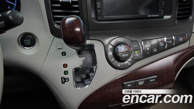 Toyota Sienna 2014 — photo 12