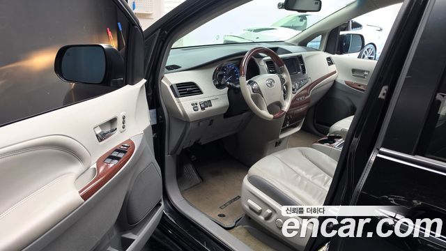 Toyota Sienna 2014 — photo 13