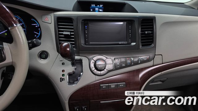 Toyota Sienna 2014 — photo 19