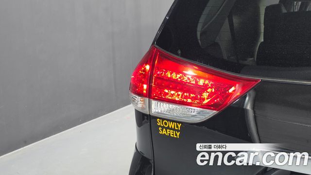 Toyota Sienna 2014 — photo 9