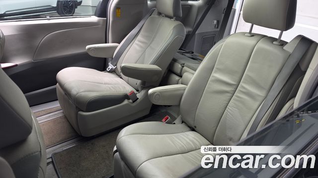 Toyota Sienna 2014 — photo 29