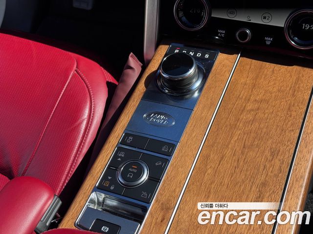 Land Rover Range Rover 2019 — photo 15